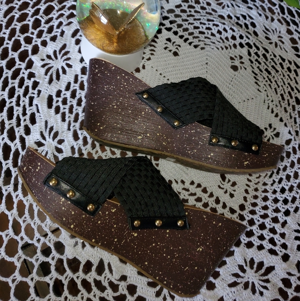 Traffic Sandals size 9